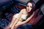 [图库]温柔佳丽跑车内上演火辣内衣秀