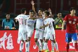 中超-上港2-1建业 众将庆祝进球