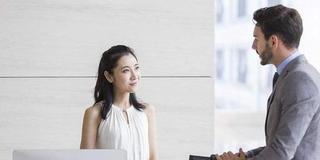 女子名校毕业 应聘前台要求月薪两万