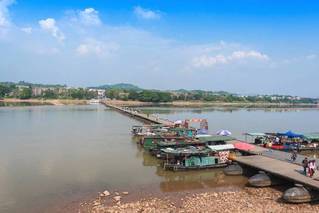 靠100只小船建成的浮桥 用了800年