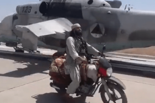 阿富汗塔利班接管首個軍用機場