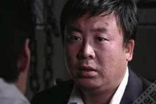 他是通缉犯却成了知名演员 因走红被抓获