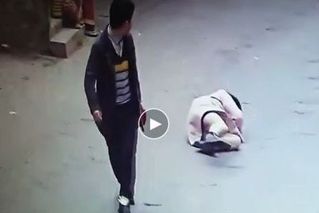 姑娘网购投诉遭卖家千里追打：我弄死你