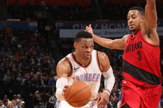 NBA-雷霆负开拓者 威少强攻突破